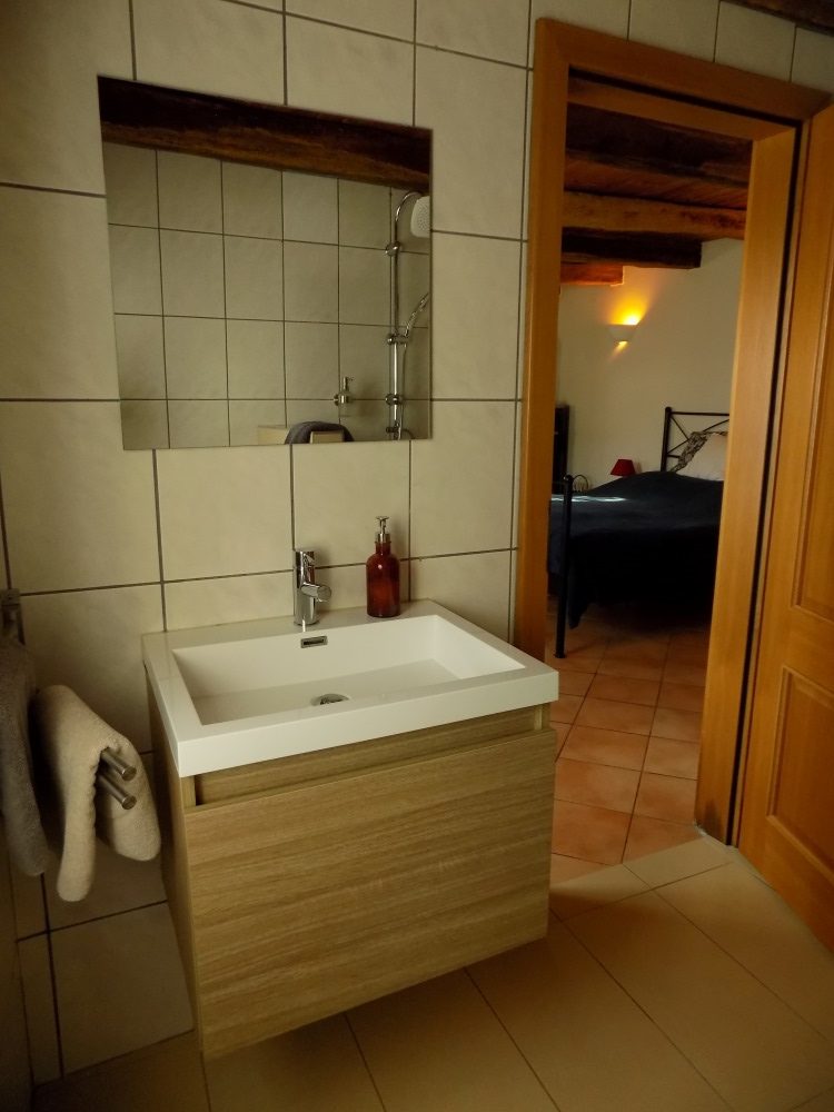 maisonnette avec cheminee et bain nordique privatif, gite pour deux, cosy, romantique,cocooning, spa privatif